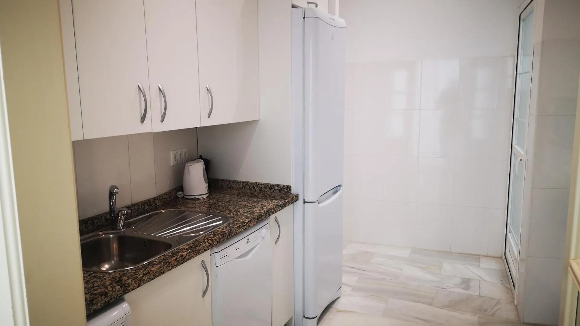 Charming Bright Apartment With Balconies On Cuesta Del Rosario Seville