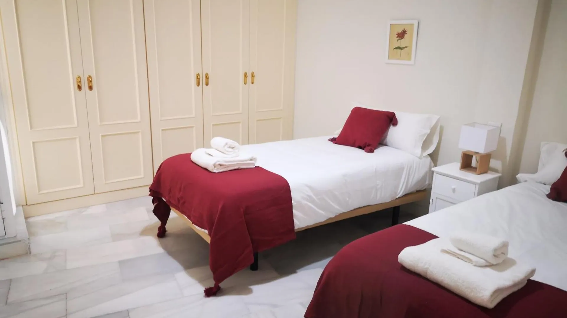 Charming Bright Apartment With Balconies On Cuesta Del Rosario Sevilla 0*,