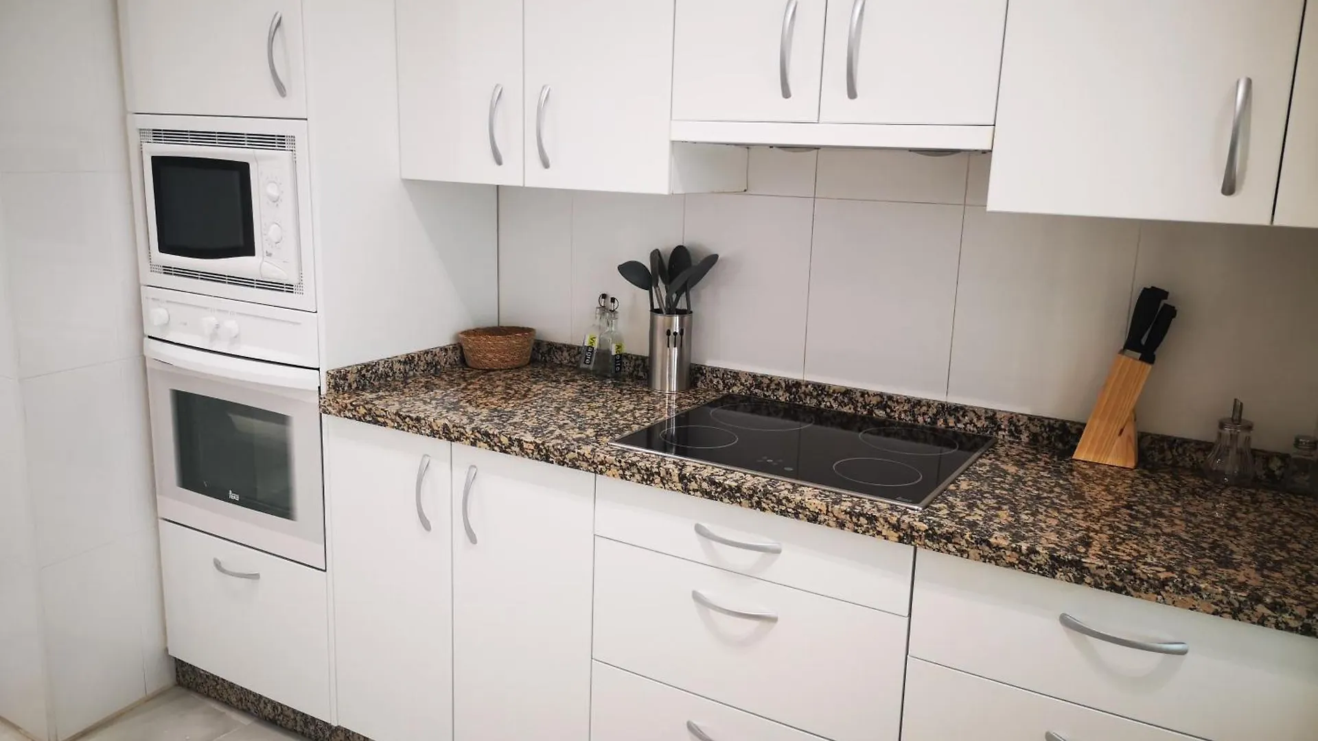 Charming Bright Apartment With Balconies On Cuesta Del Rosario Sevilla 0*,  Spanien