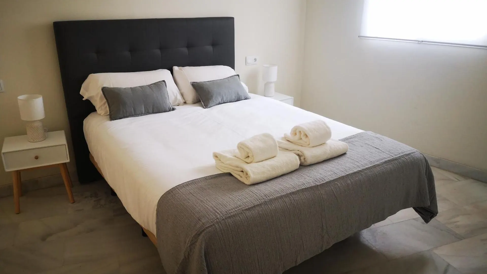 Charming Bright Apartment With Balconies On Cuesta Del Rosario Sevilla
