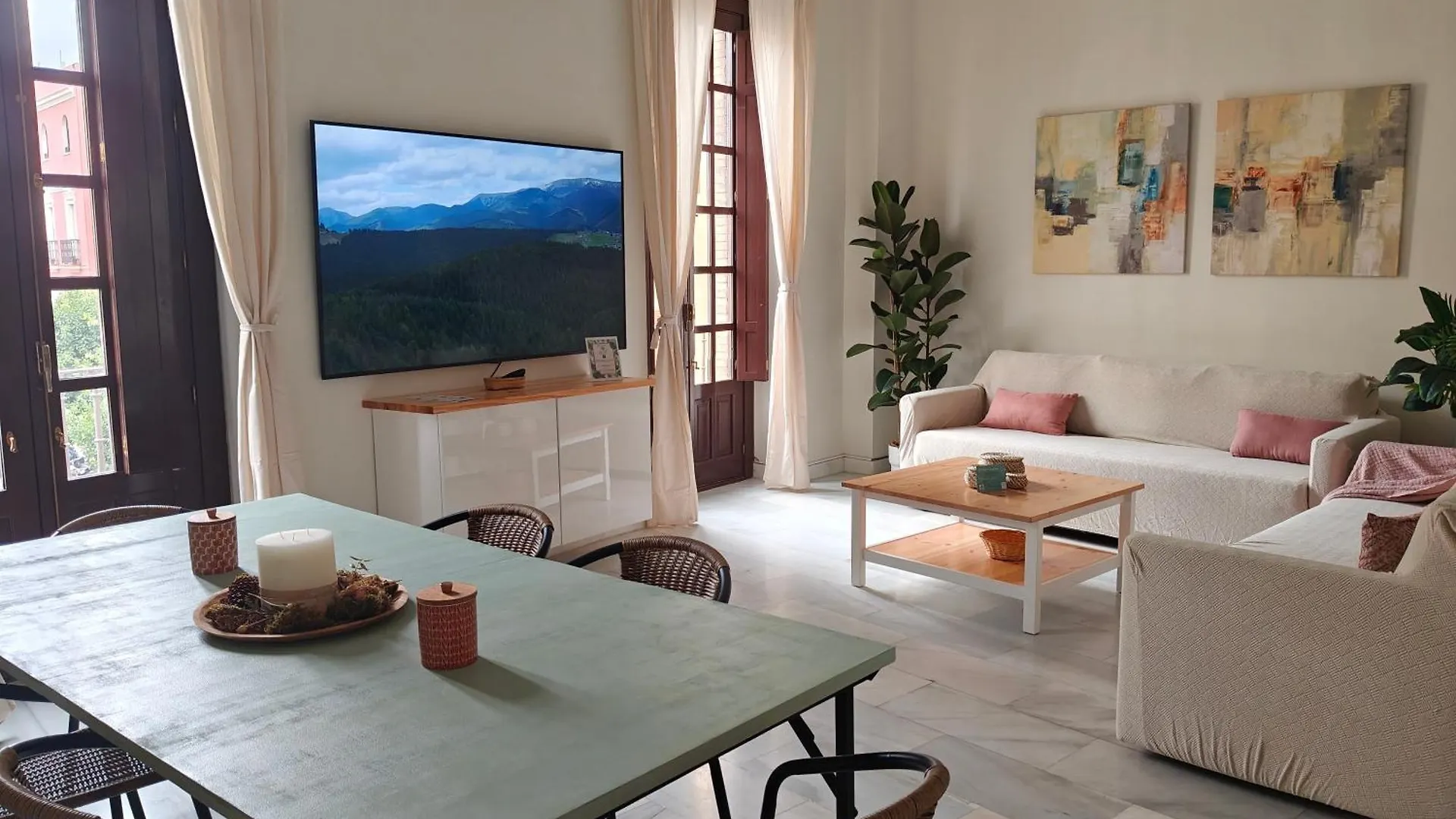 Charming Bright Apartment With Balconies On Cuesta Del Rosario Seville Spain
